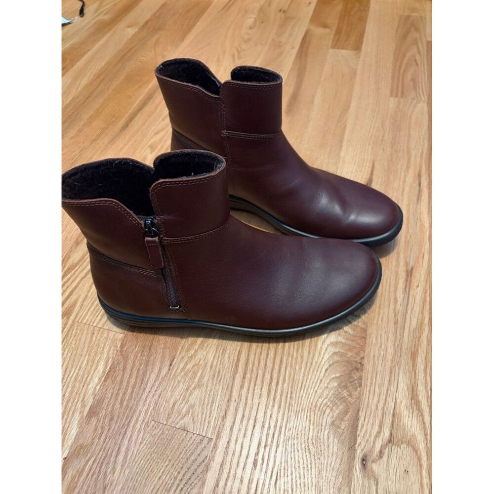 ECCO Women's Chase II Zip Hydromax Water Resistant Ankle Boot Leather 41 10.5